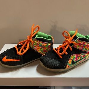 Lebron James kids size 7c shoes